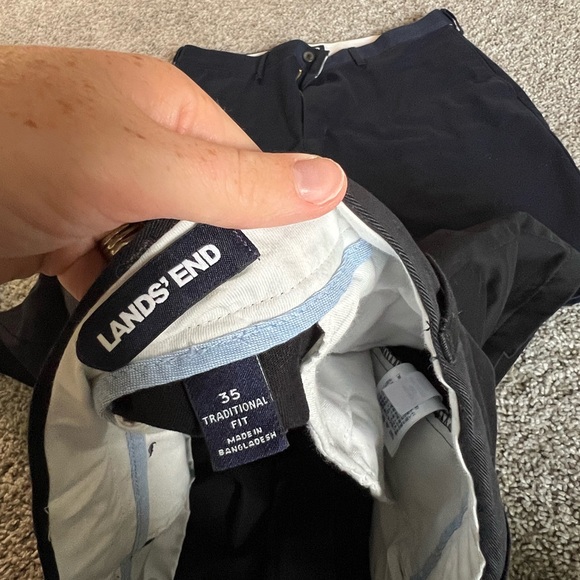 Land’s End Shorts - Size 35 - Picture 2 of 3